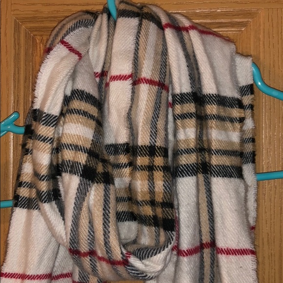Scarf - Picture 2 of 3